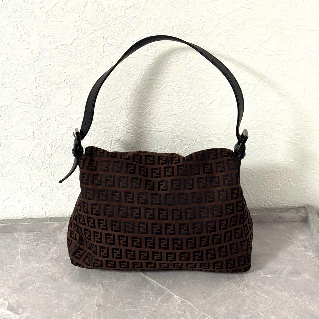 【美品】FENDI フェンディ マンマバケット ズッカ柄 ショルダーバッグ 茶系
