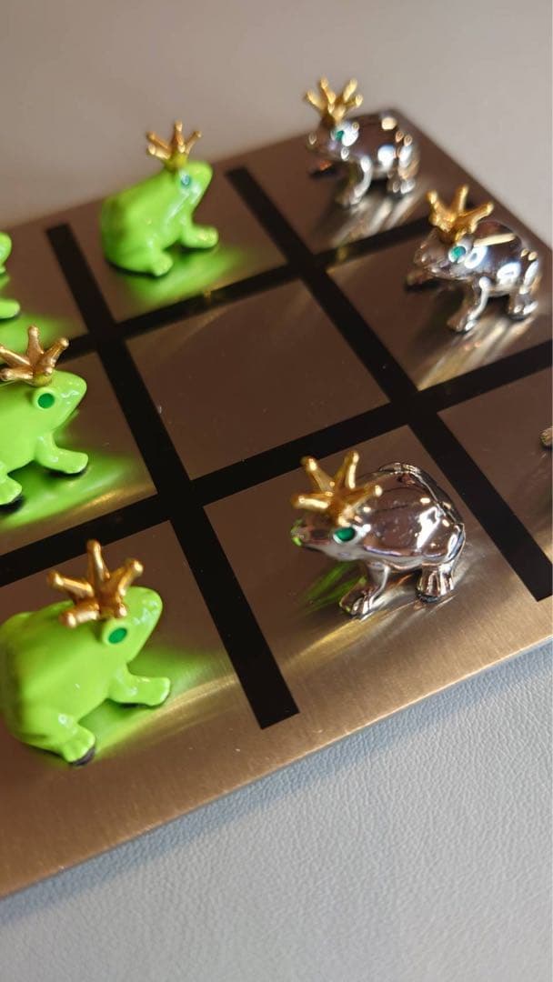 BEAMS カエル 三目並べ