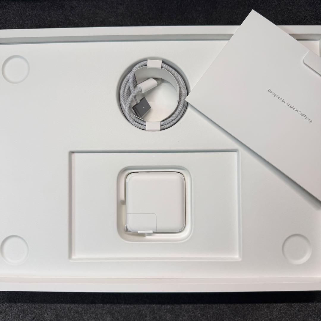 Apple MacBook Air 13.6インチ M3 16GB 256GB