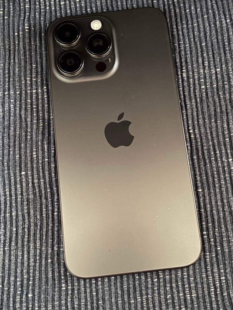 iPhone15 Pro Max 1TB 　US版　中古　シャッター音無し！①