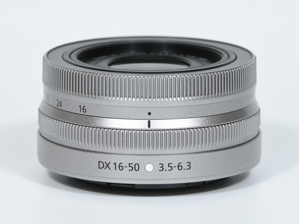 【ほぼ新品】 ニコン　Nikon Z fc レンズキット 《ショット数412》