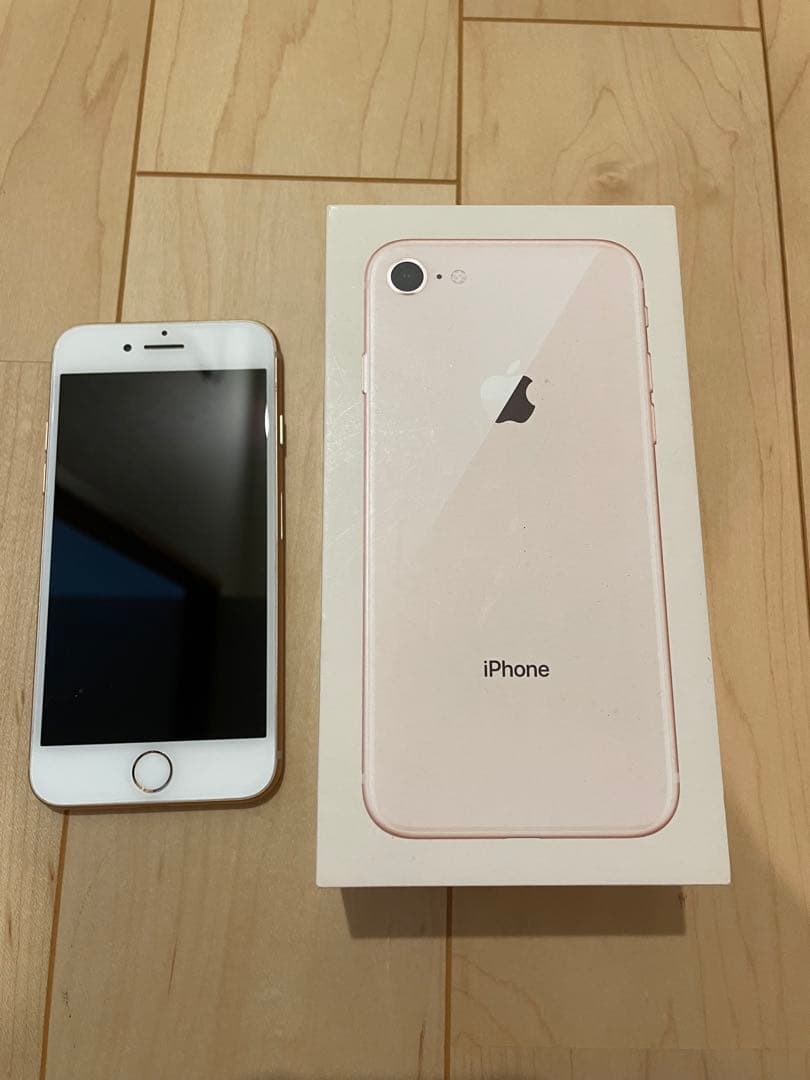 iPhone8 ゴールド色