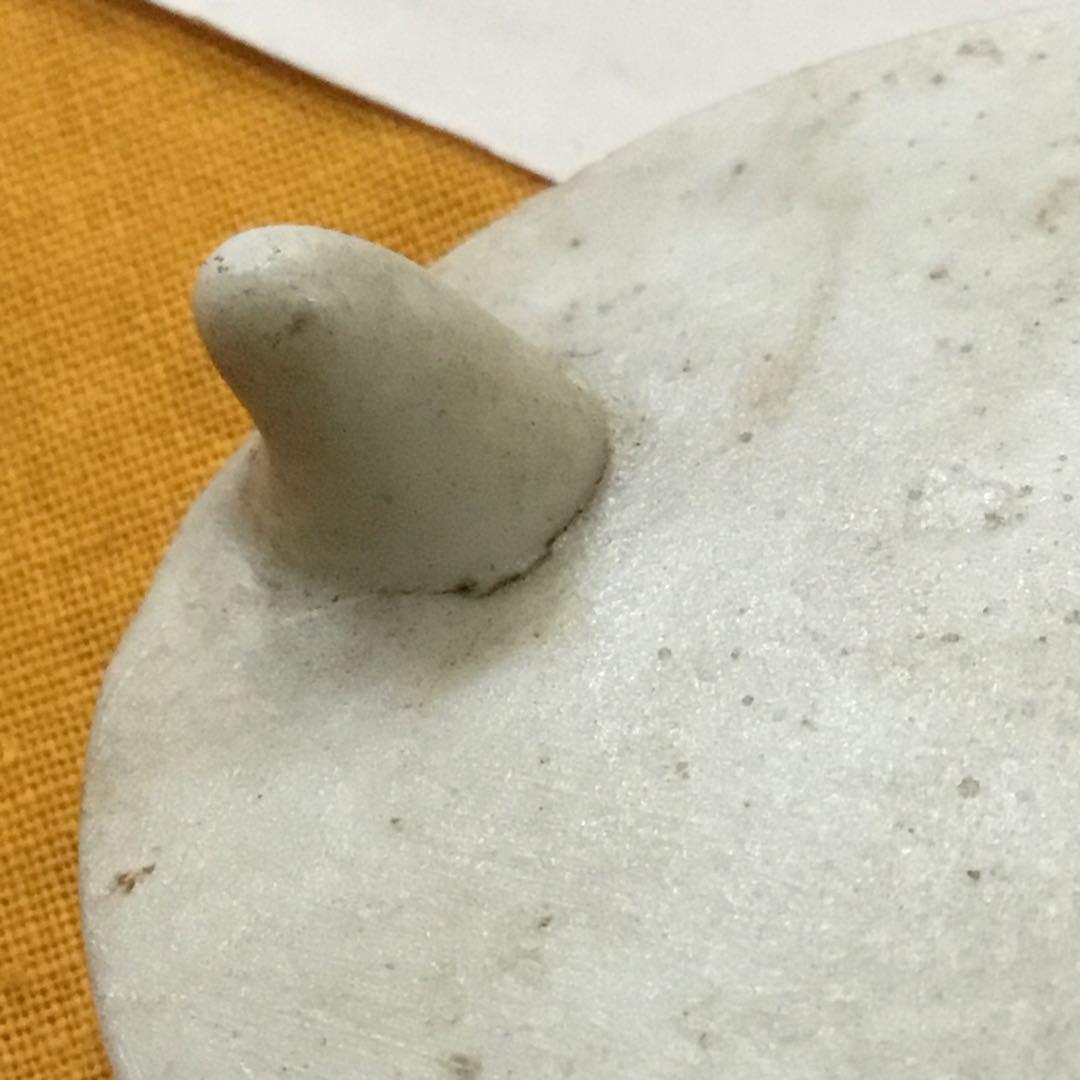 小さな飾り台　磁器