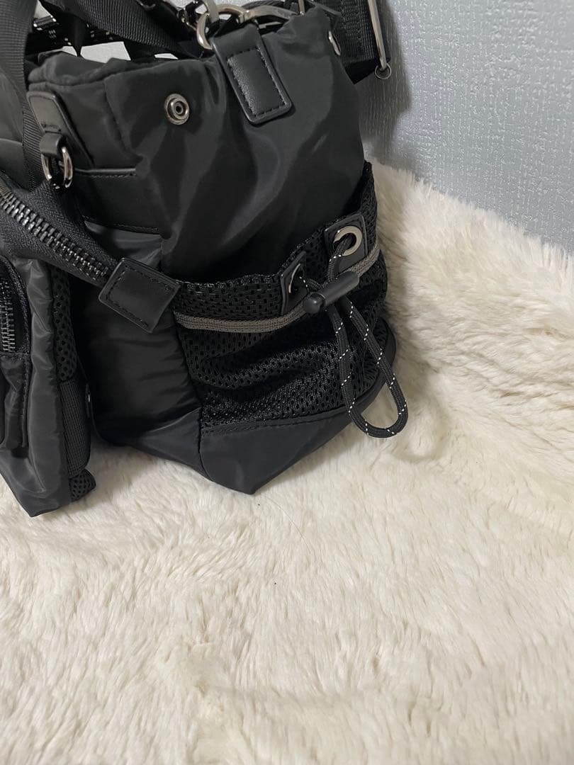 【美品】nouer ヌエール　マルチウェイポケットデザインミニBAG ブラック
