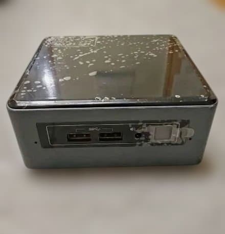 Intel NUC ミニPC Windows風 Ubuntu Linux