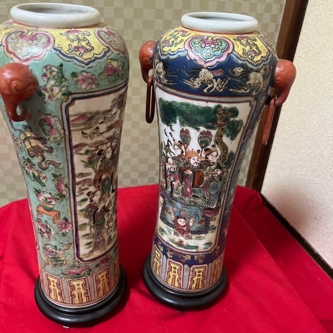 大清嘉慶年製　中国の武神が描かれた双耳付きの人物花瓶です。﻿骨董　アンティーク