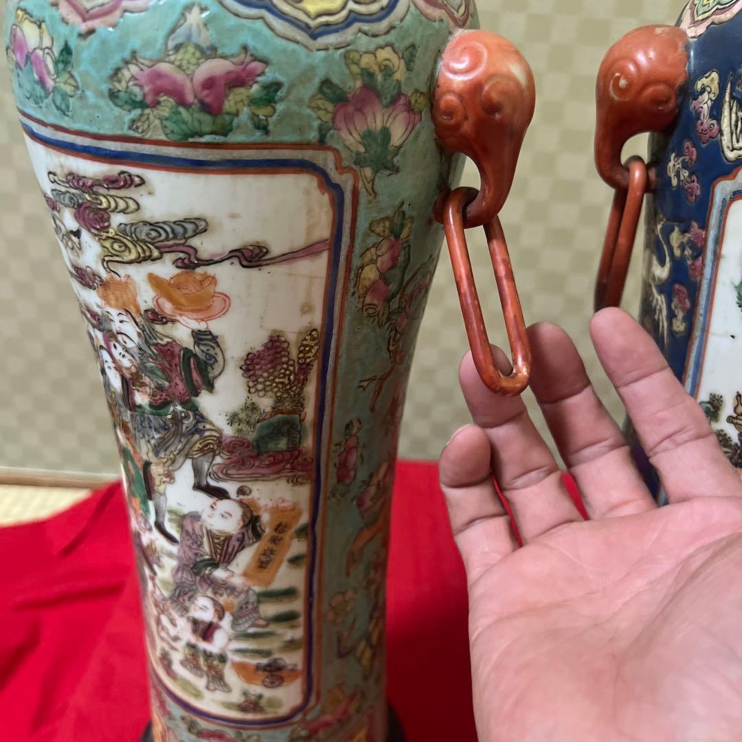 大清嘉慶年製　中国の武神が描かれた双耳付きの人物花瓶です。﻿骨董　アンティーク