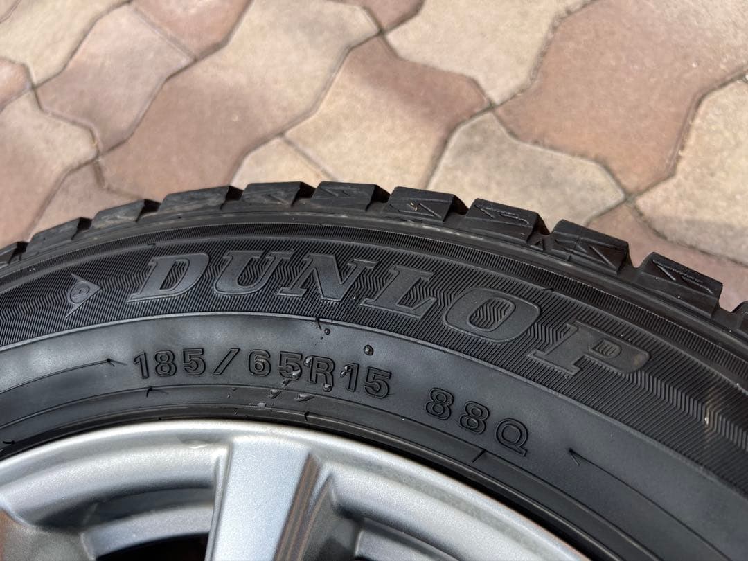 DUNLOP 15インチ スタッドレスタイヤ ホイールセット フリード