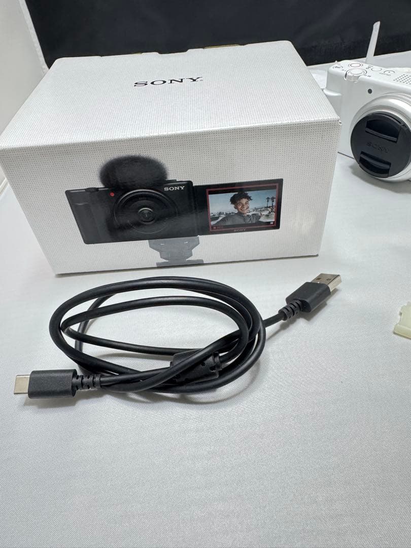 SONY vlogcamZV-1F ホワイトほぼ新品!