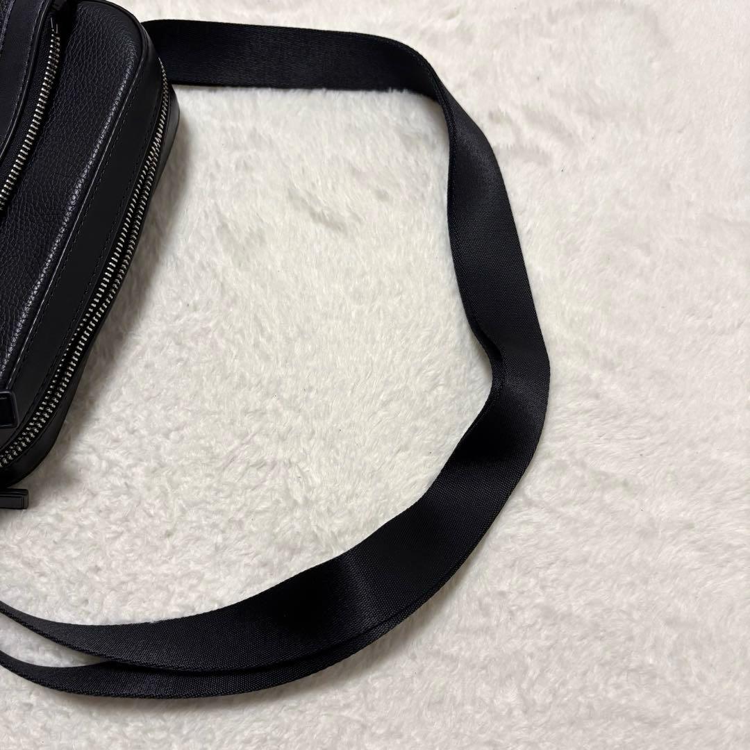 美品 マイケルコース レザー カメラバッグ ショルダーバッグ シボ革 ブラック