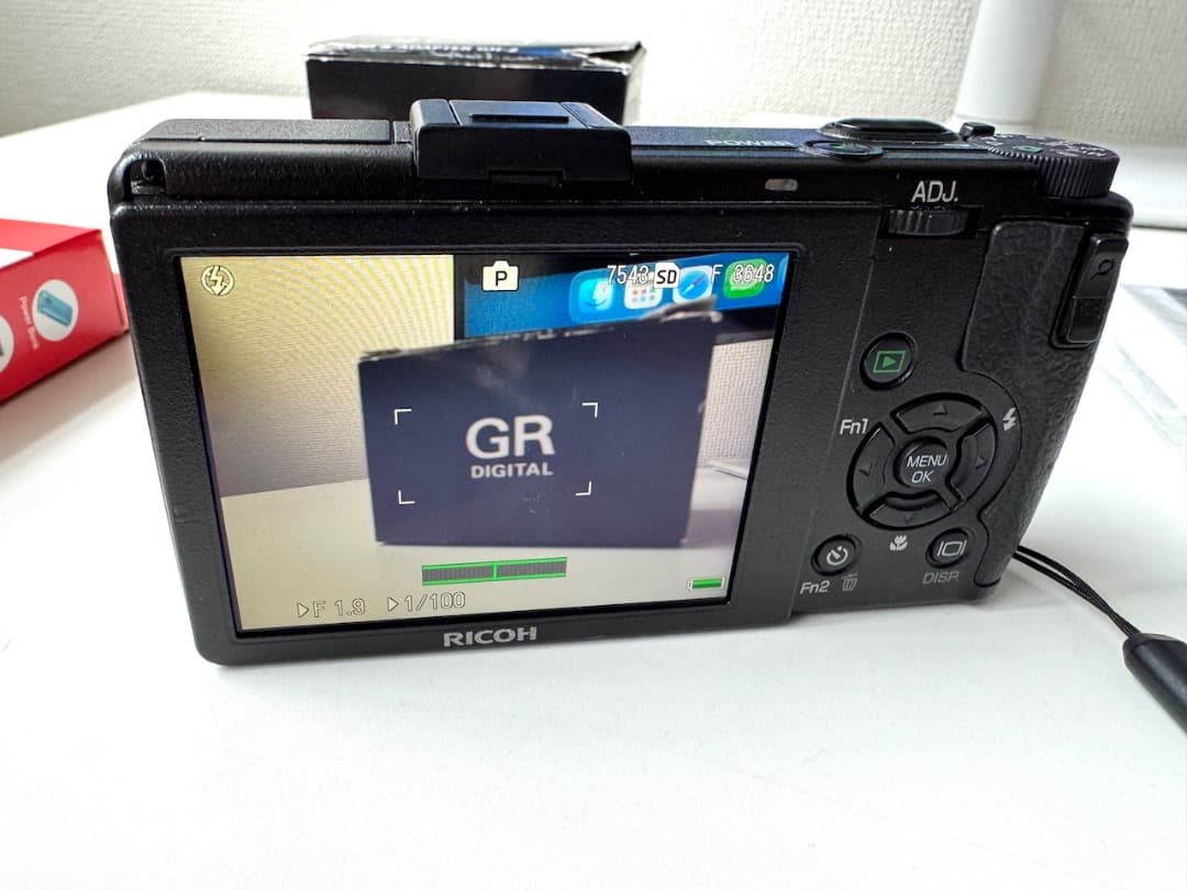 リコーRICOH GR Digital III GH-2フードアクセサリー付属