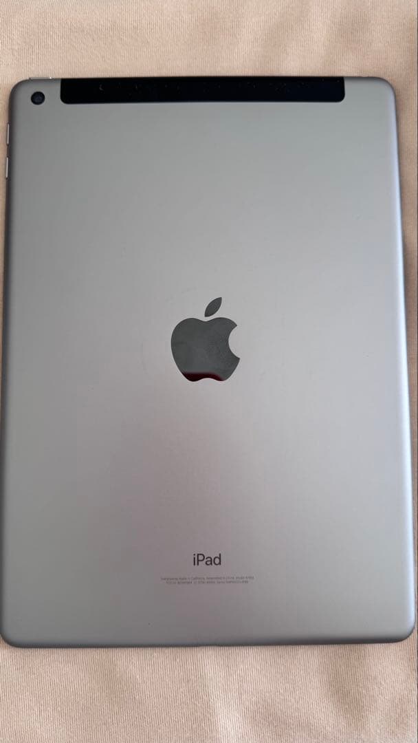 Apple iPad 6世代10.2インチ シルバー