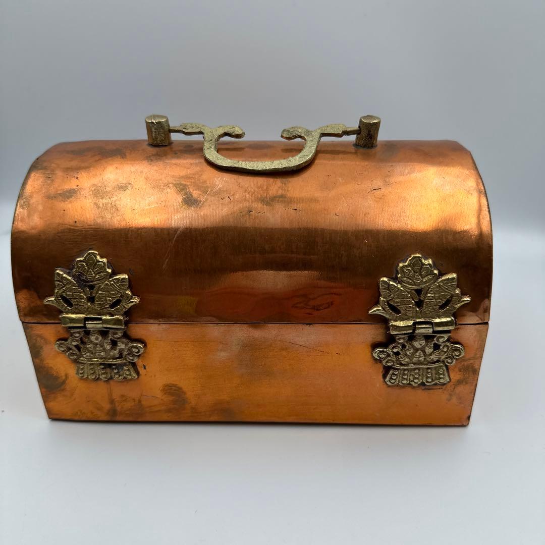 銅製アンティークージュエリーボックス金属装飾付き