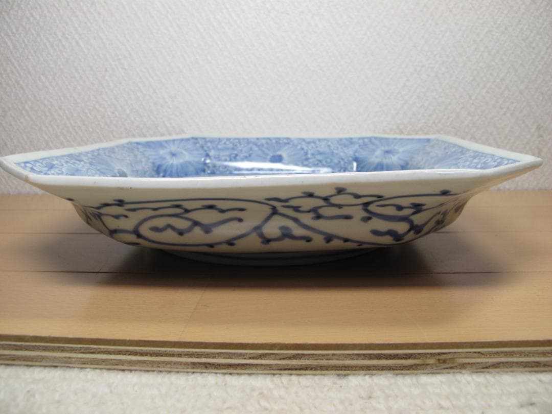 古伊万里　染付け窓絵　草花柄縁　角皿　アンティーク　大皿　盛り皿