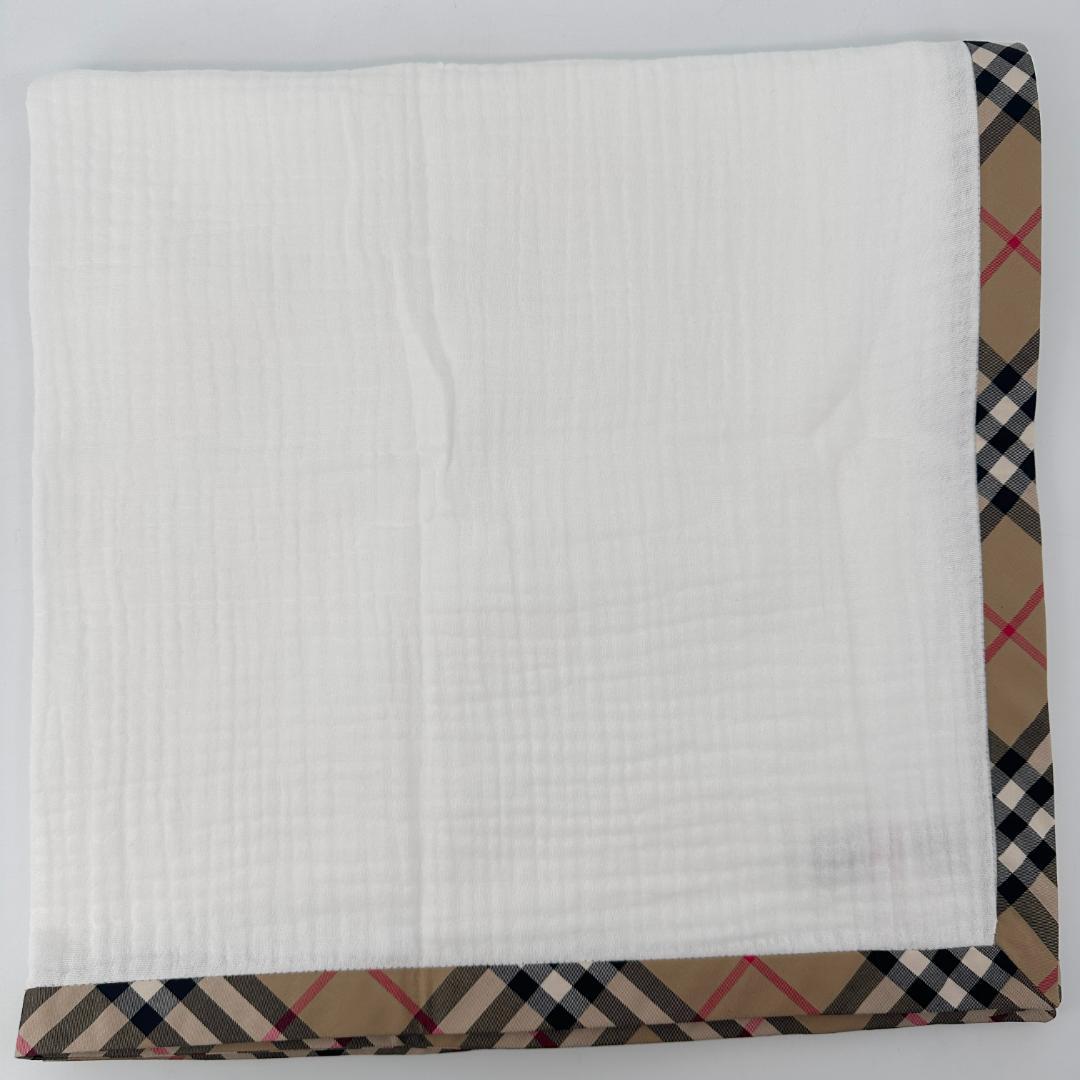 【未使用品】バーバリー　おくるみ　baby赤ちゃん　出産祝い　ブランケット