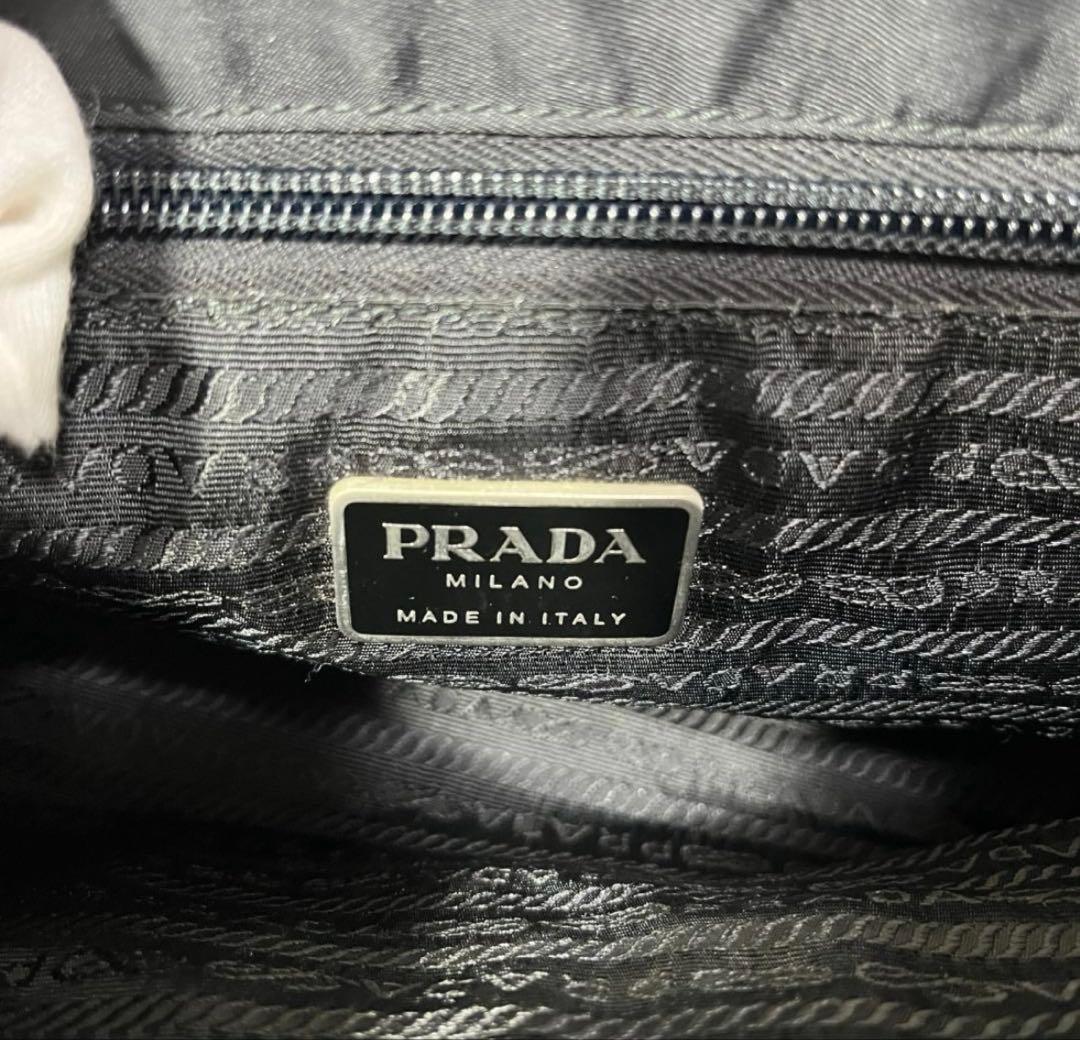 プラダ　ＰＲＡＤＡ　ショルダーバッグ　ナイロン　カメラバッグ　三角ロゴ