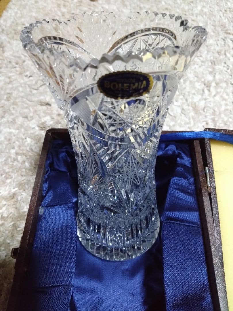 BOHEMIA カットクリスタル花瓶 高さ約25cm