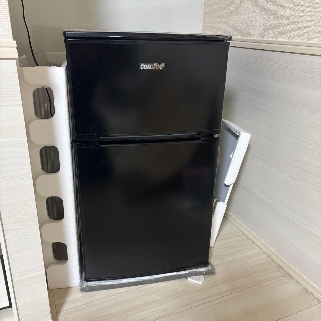 コンパクト2ドア冷蔵庫 ブラック　comfee 90L