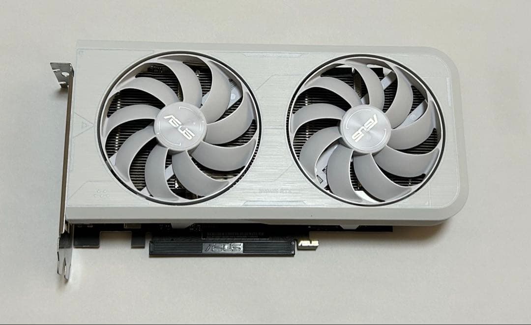 グラフィックボード・グラボ・ビデオカード ASUS GeForce RTX 3060 Ti White