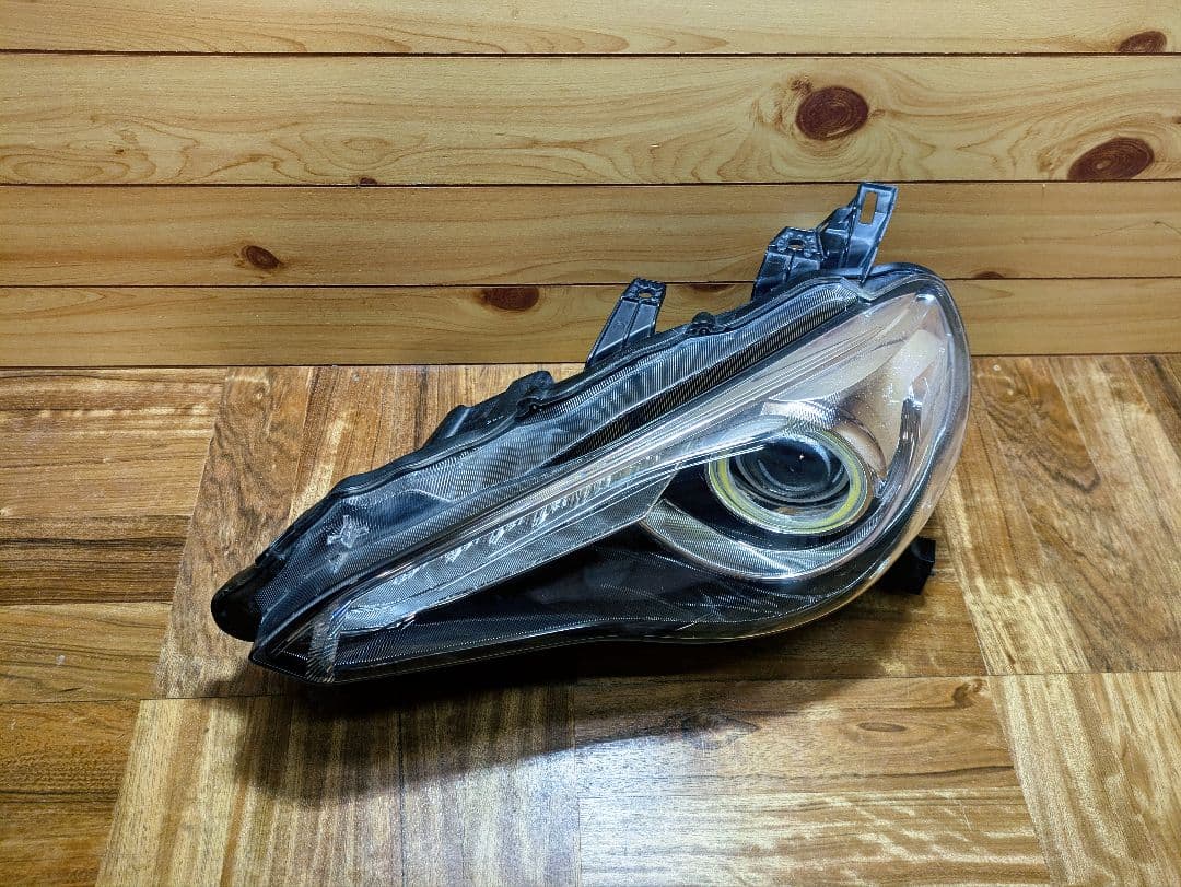 ゆ 86 ZN6 イカリング シーケンシャル ヘッドライト 黄ばみ無し