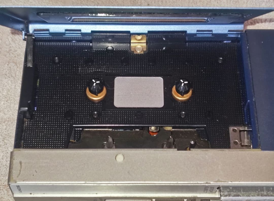 【通電確認のみ】SONY WALKMAN TPS-L2