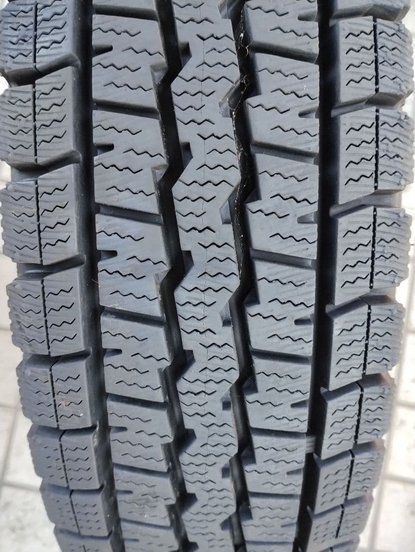 エブリイDA17V　スタッドレスタイヤ　ダンロップ145/R12 4本セット