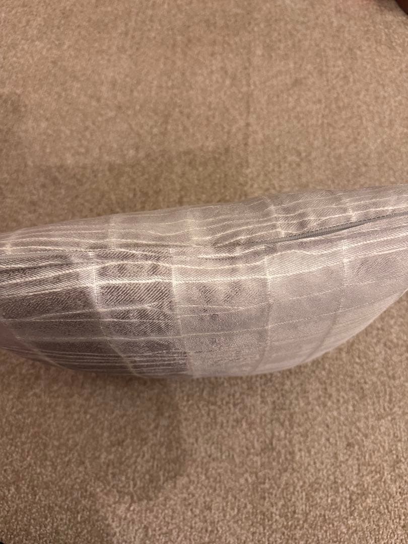 アルマーニ　高級クッション