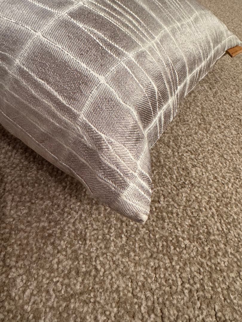 アルマーニ　高級クッション