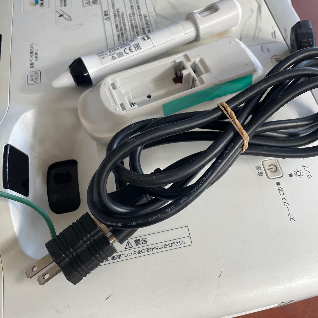 EPSON 超単焦点　プロジェクター　EB-536WT ランプ時間268H