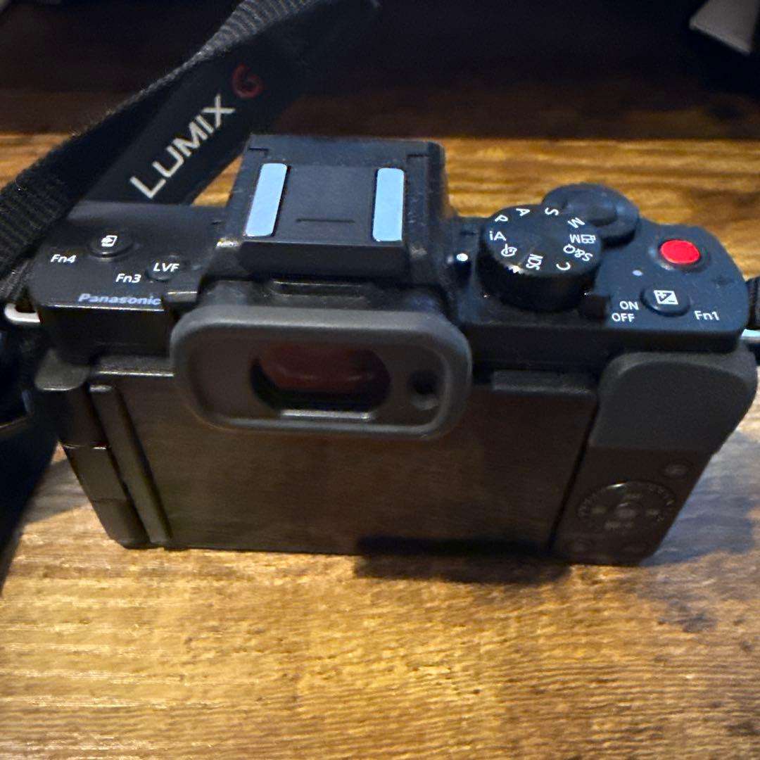 z*n様 LUMIX DC-G100D ミラーレスカメラ ブラック