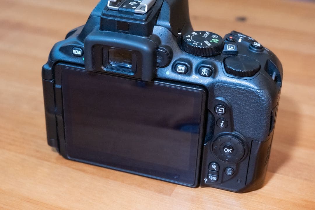 Nikon D5600 ダブルズームレンズキット レンズフィルター付