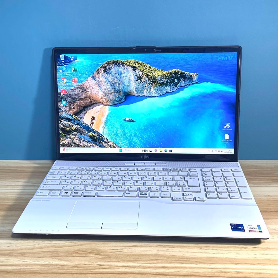 富士通 LIFEBOOK/Corei7-1195G7/16GB/SSD512GB