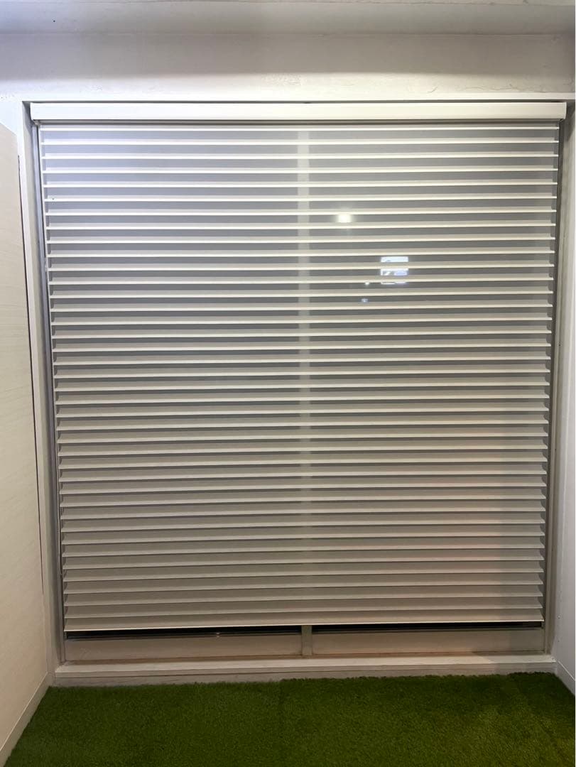 ハナリ　調光ロールカーテン　ブラインド