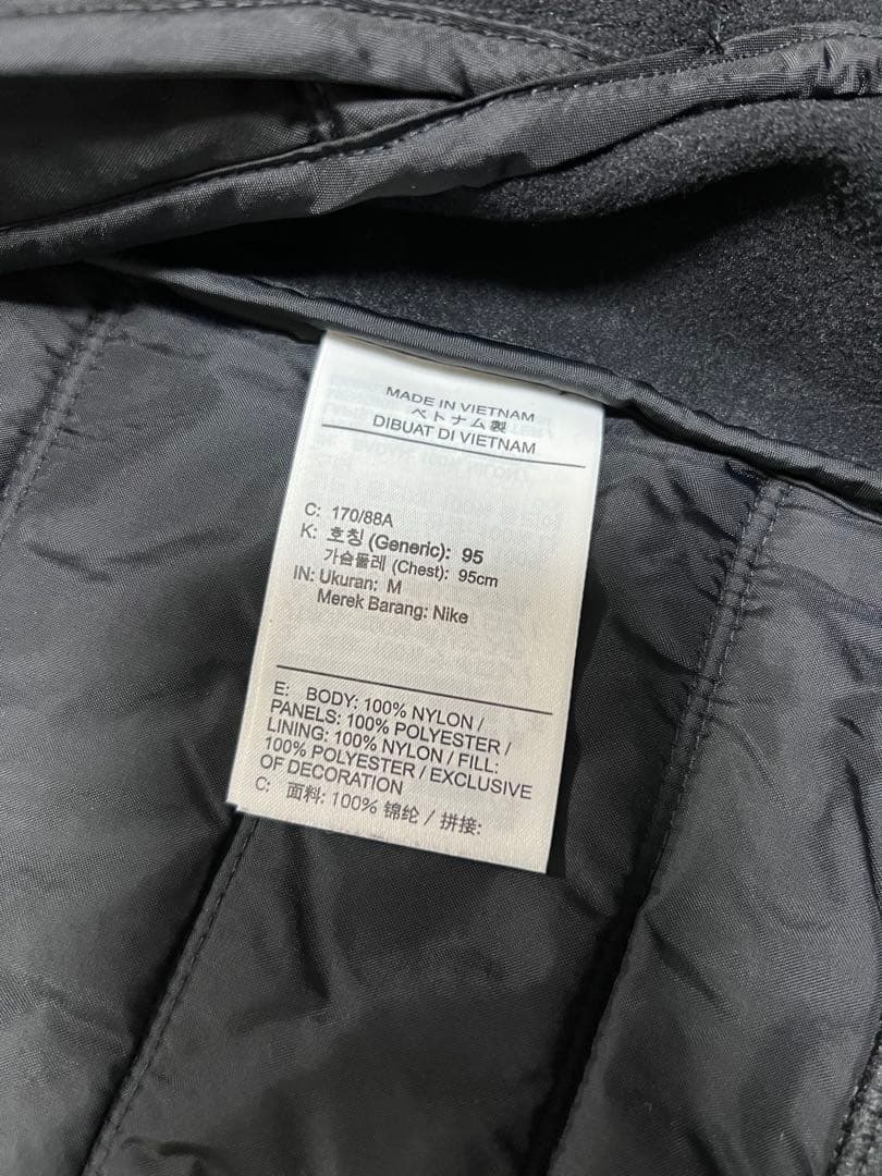 美品 NIKE M フード付きパディングジャケット ブラック