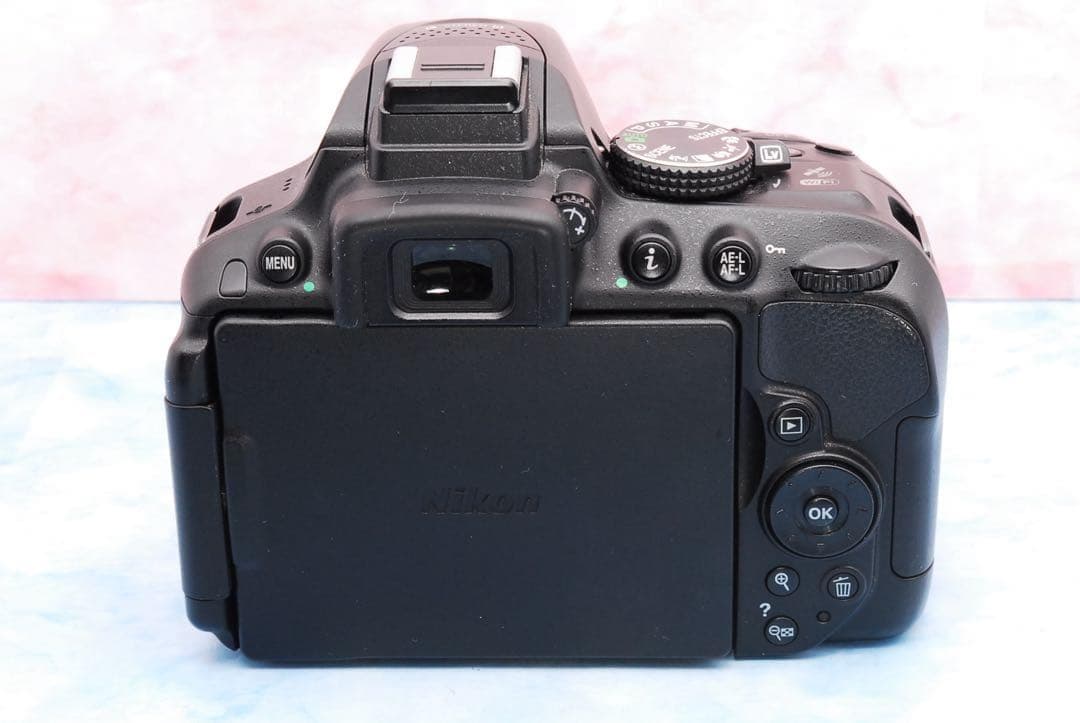 ☆ニコンD5300☆手ぶれ補正Wレンズ☆Wi-Fi搭載☆一眼レフカメラ