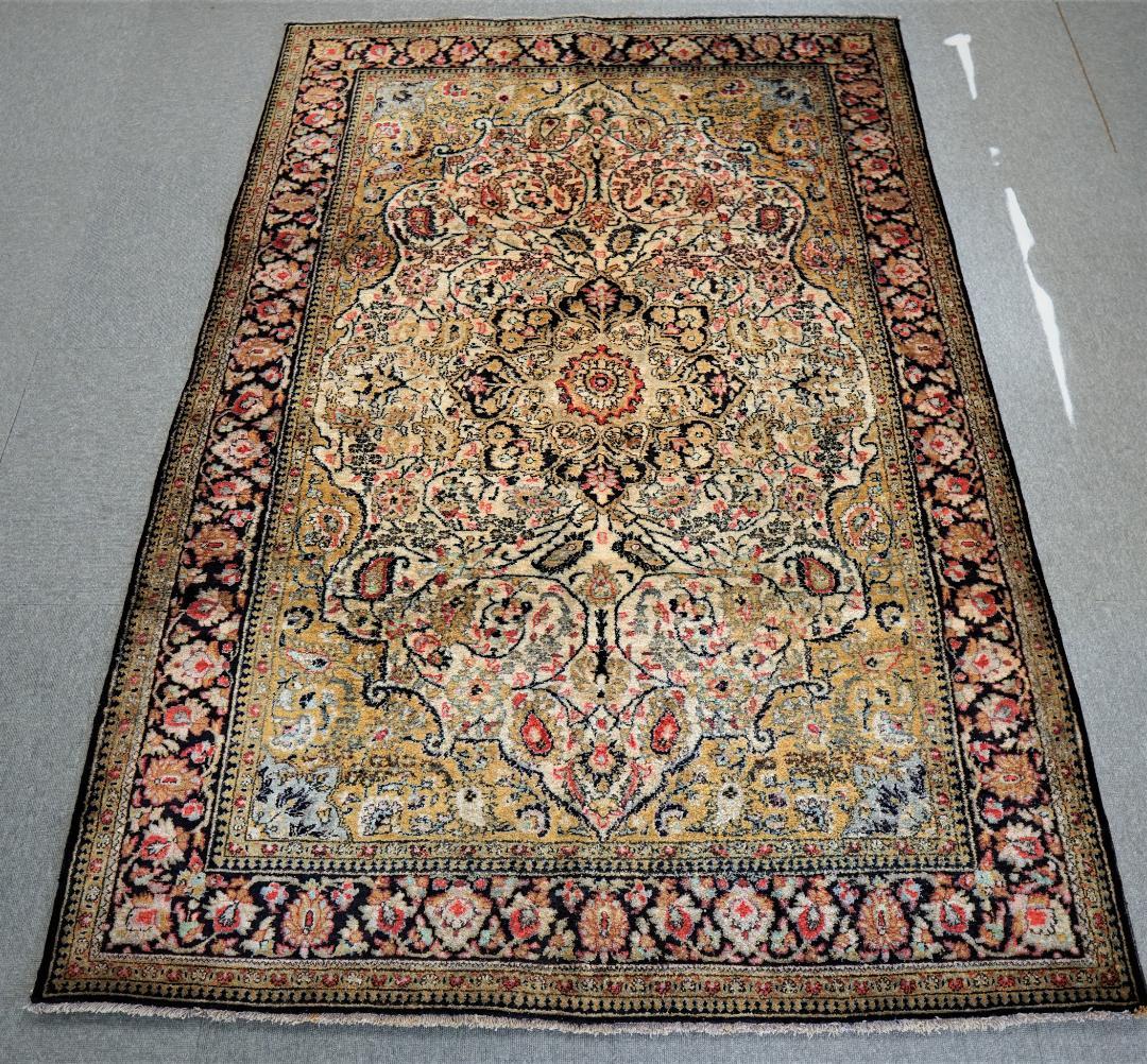 Vintage ペルシャ クム産シルクの手織り絨毯 size:200x132cm