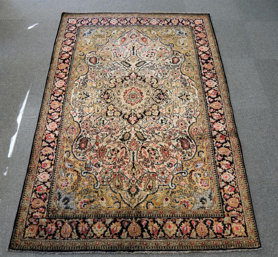 Vintage ペルシャ クム産シルクの手織り絨毯 size:200x132cm