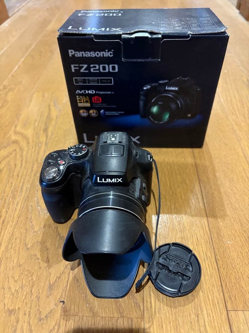 Panasonic FZ200 コンパクトデジタルカメラ