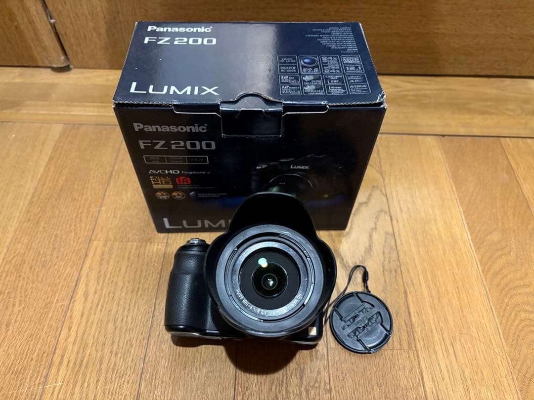 Panasonic FZ200 コンパクトデジタルカメラ