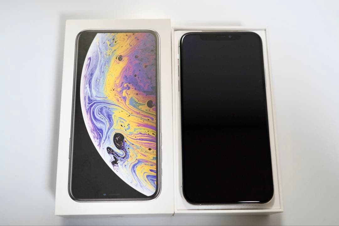 Apple iPhone XS 5.8インチ シルバー 極美品