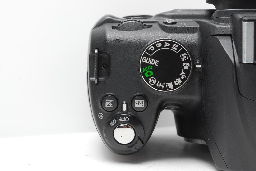 ohencx852sf 　Nikon D3000　ボディのみ