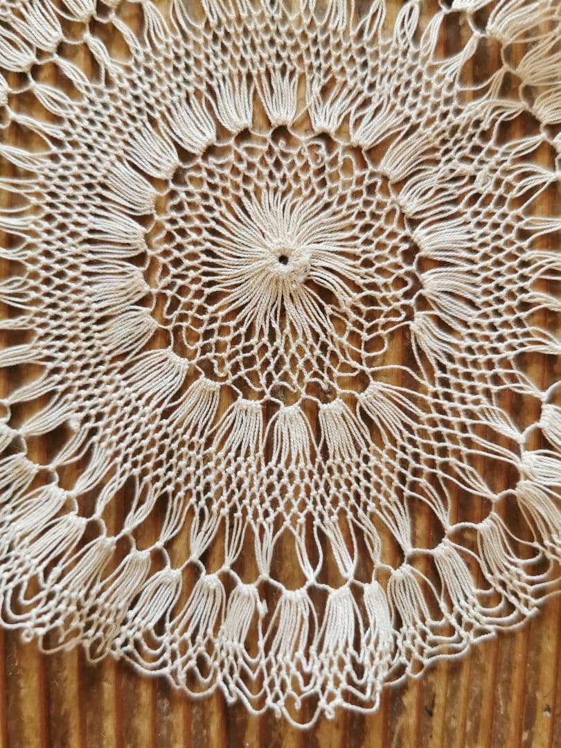 アンティーク 百合 ベルフラワー チューリップ 線状の花アルメニアレースドイリー