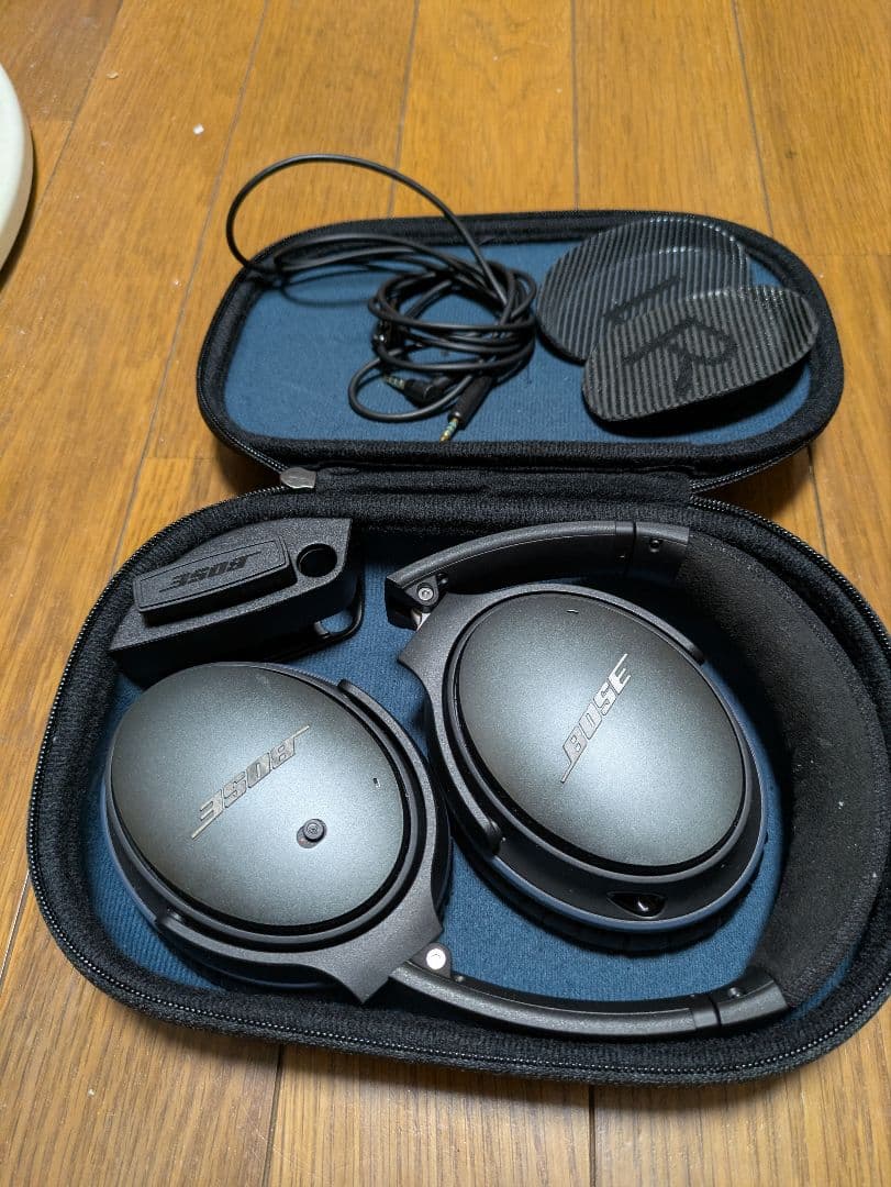 Bose ＱＣ２５ 有線ノイズキャンセリング付 ヘッドホン(イヤパッド交換済)
