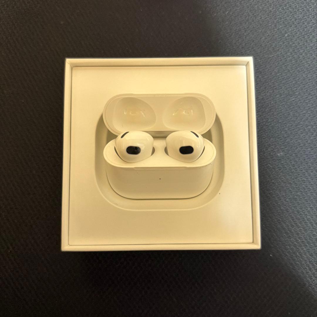 AirPods第3世代本体 ケース付き