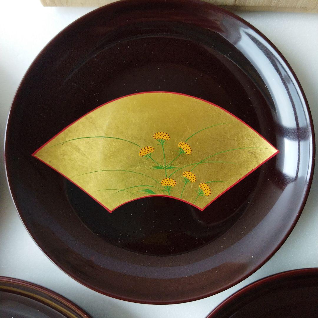 【未使用】漆　溜色　漆塗り　菓子皿　銘々皿　金箔　花柄　柄違い　５客　茶器