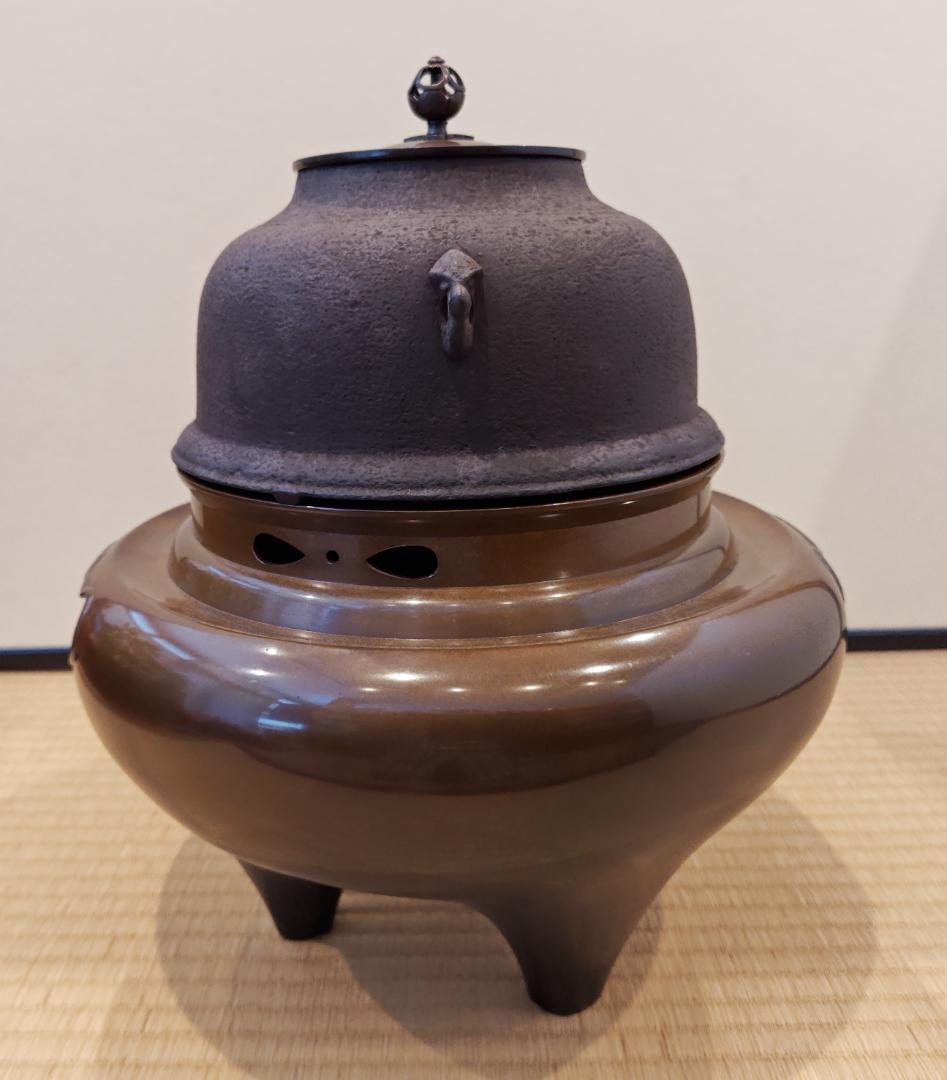 送料込【逢絢亭】茶道具 朝鮮風炉 唐銅 畠春斎釜添 風炉師 般若勘渓 共箱入り