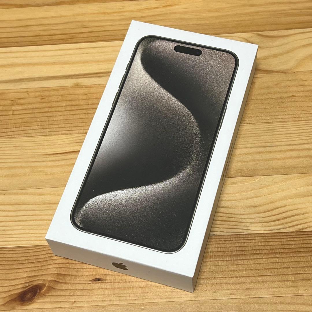 iPhone 15 Pro Max 256GB ナチュラルチタニウム　本体