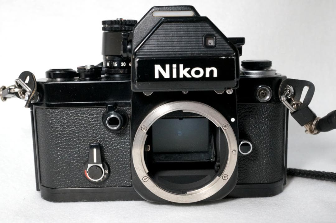 NIKON F２フォトミックS ／ズームレンズ／ フィルム２本