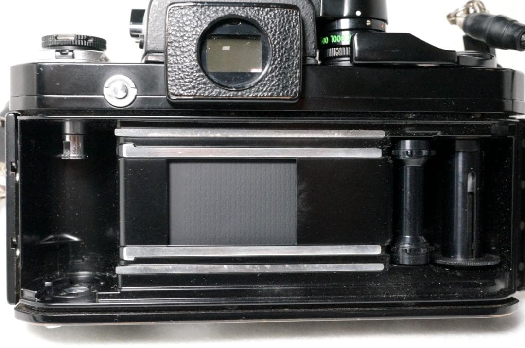 NIKON F２フォトミックS ／ズームレンズ／ フィルム２本