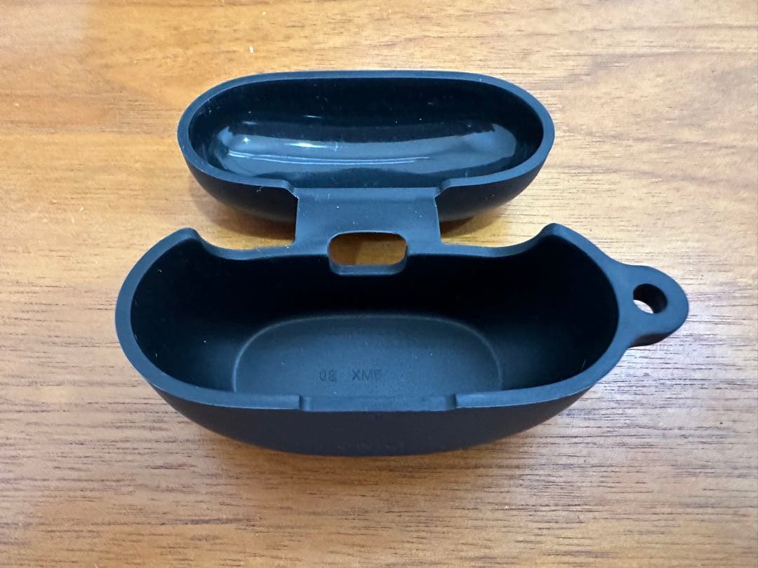 Sony WF-1000XM5 & UNIQのイヤホンケースはおまけ